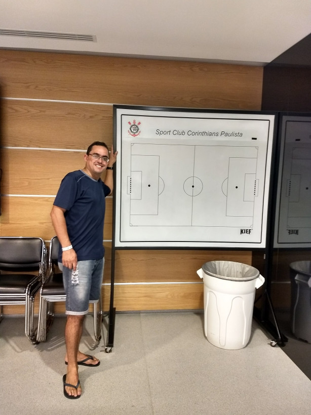 Mais uma foto, vesti�rio da arena