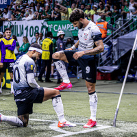 Se liga no detalhe da chuteira do Depay