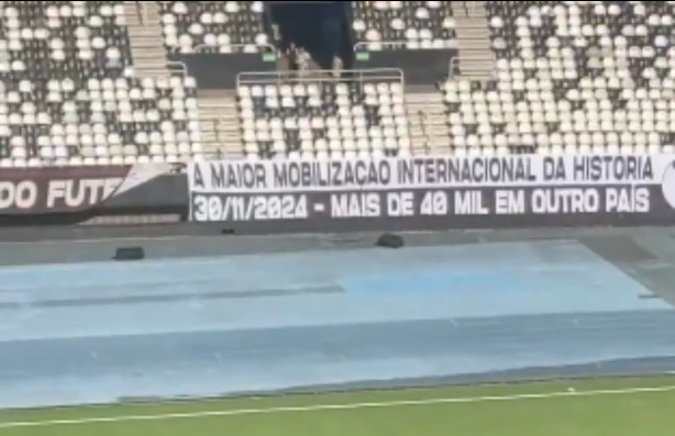 A faixa da torcida do Botafogo
