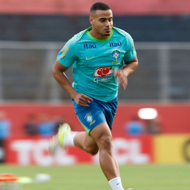 A mdia quer acabar com a carreira do murillo por causa de uma seleo ruim.