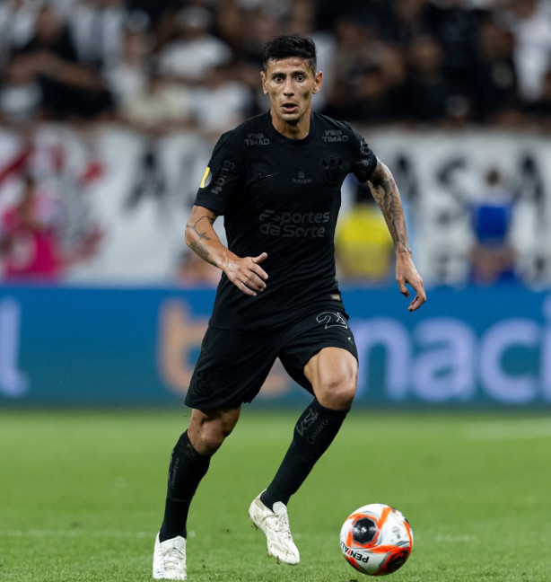 � OFICIAL - Temos um lateral esquerdo