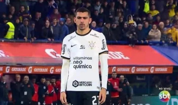 Bruno Melo se preparando pra bater pnalti em La Bombonera