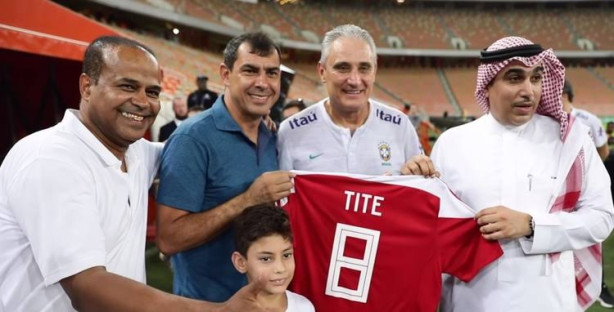 Vazou o m�dico do tite