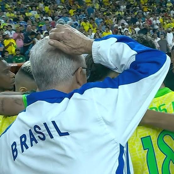 Ningu�m respeita um treinador sem ideia