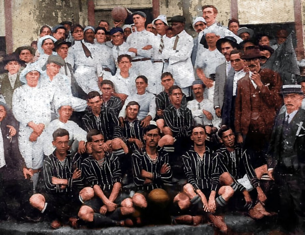 A primeira camisa listrada - 1915