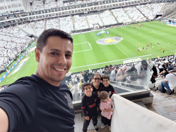 Me tornei Fiel Torcedor este m�s e fui ao jogo com minha Fam�lia