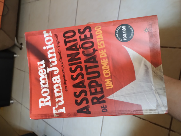Achei um livro do Tuma