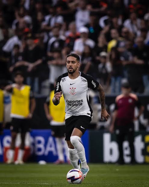 Hoje Matheus Pereira � titular