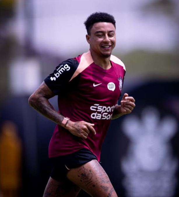 Jesse Lingard pode estrear pelo Corinthians nesta quarta-feira, contra o Coritiba