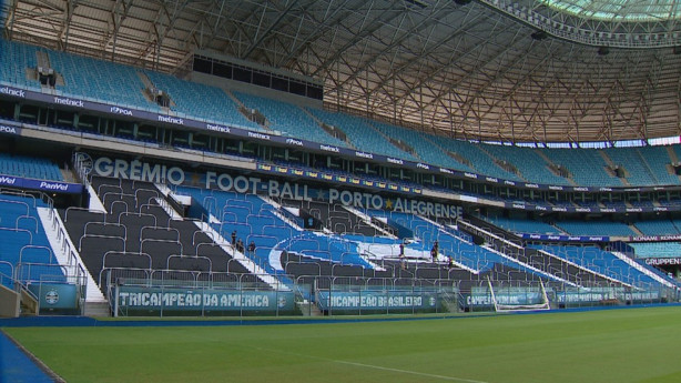 Arquibancada da Arena de cimento