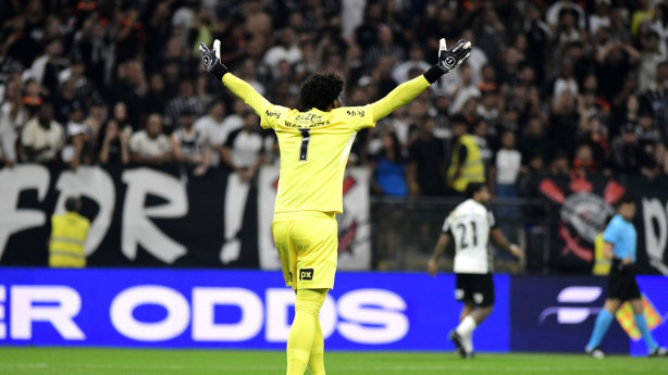 Na adversidade, a for�a: Corinthians resiste e empata com esp�rito de luta