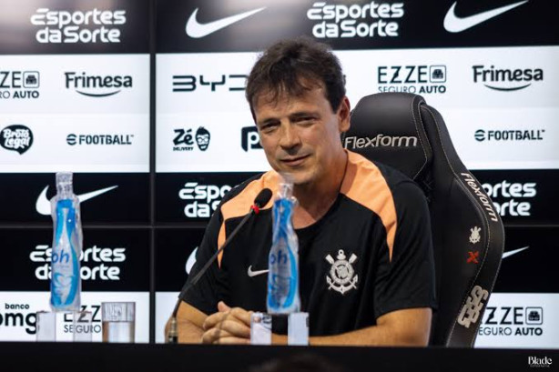 Fernando Diniz merece ser criticado