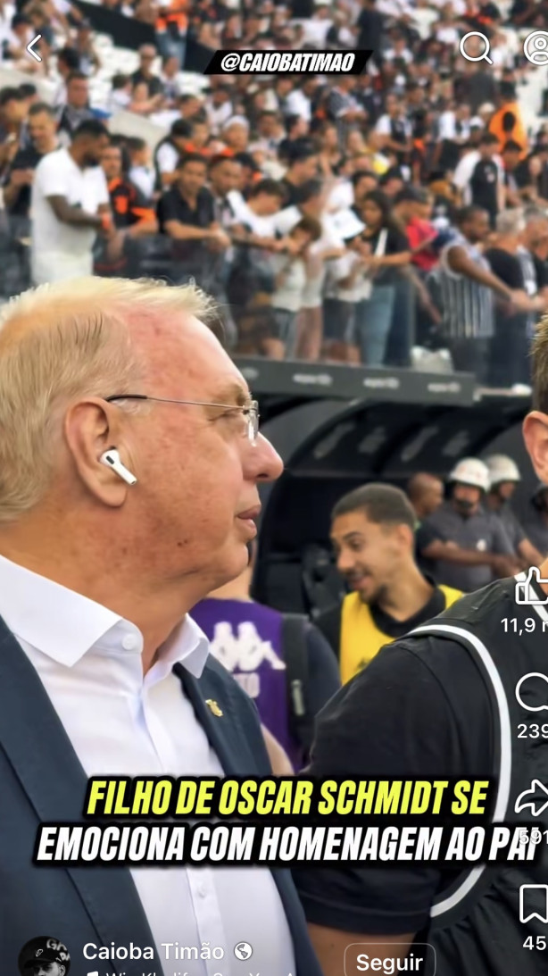 O que esse cara tanto ouve?