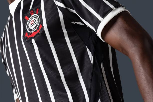 A nova camisa � simplesmente linda!