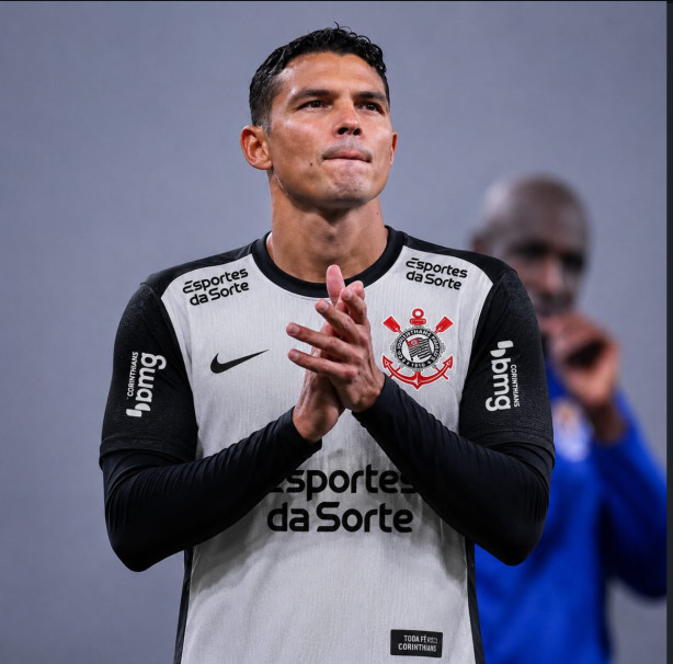 THIAGO SILVA - Agora que est� livre no mercado. Eu veria com bons olhos um contrato at� o fim do ano