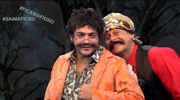 Ap�s a ren�ncia de Du�lio, ele � flagrado com Andr�s no Parque S�o Jorge