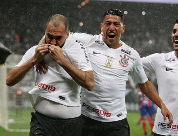 Danilo acabou com esse papo de "jeito Corinthians"