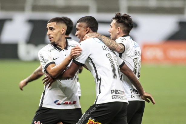 Timão escalado para o confronto contra o Athletico-PR; confira