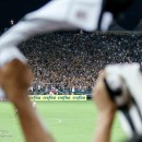 Torcida no setor Sul da Arena Corinthians aps a comemorao de um gol