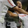 Jogadores do Corinthians comemorando gol de empate no ltimo minuto