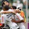 Jogadores do Corinthians comemoram o primeiro gol