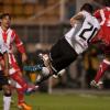 De voleio, Danilo marcou o segundo gol do Corinthians