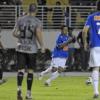 Guilherme e Romarinho observam movimentao do Cruzeiro