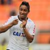 Jorge Henrique comemora seu gol pelo Corinthians