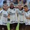Jogadores do Corinthians comemoram o segundo gol