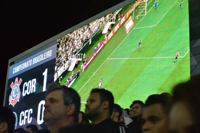 Telo da Arena Corinthians quando o placar ainda estava em 1 a 0 para o Timo