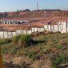 Muros recm-colocados j foram pixados no terreno do estdio do Corinthians
