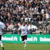 Jorge Henrique comemora o gol do Corinthians