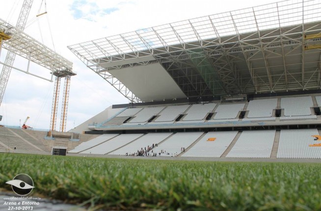 Arena Corinthians e o gramado reconhecido pela FIFA
