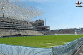 Arena Corinthians est� com o gramado quase pronto pra receber partidas
