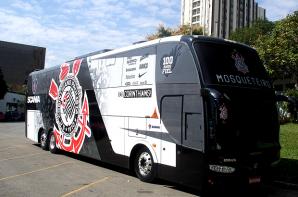 Corinthians apresenta novo �nibus