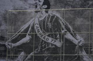 Corinthians inaugura 'Gols de Muro' de S�crates e Bas�lio