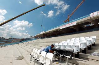 Est�dio do Corinthians: 35% conclu�do e as cadeiras em preto e branco!