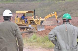 Funcion�rios da Petrobr�s come�am a retirar dutos no Fielz�o