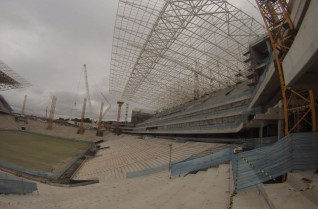 Gramado j� come�a a crescer na Arena Corinthians