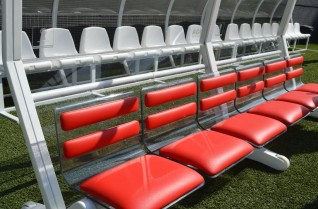 Novidades na Arena: bancos de reserva 'oficiais' est�o instalados