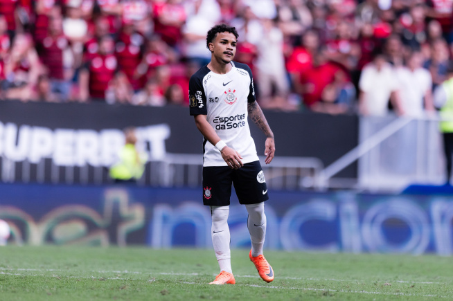 Kaio César destaca realização pessoal em estreia na Libertadores e exalta trabalho de Diniz