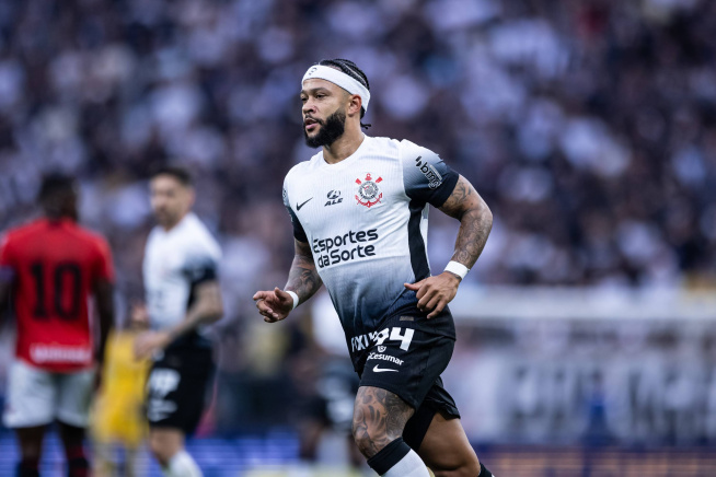 Depay lidera lista de pendurados do Corinthians para enfrentar o Palmeiras.