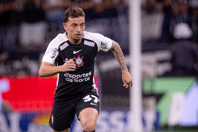 VAI FICAR! Jovem ressurge como peça-chave no Corinthians e descarta possibilidade de transferência
