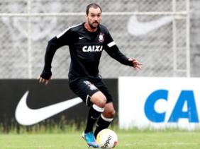 Danilo gostou do Corinthians com 2 atacantes na rea