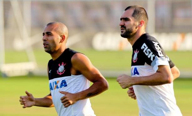 Danilo e Sheik sero titulares no Corinthians
