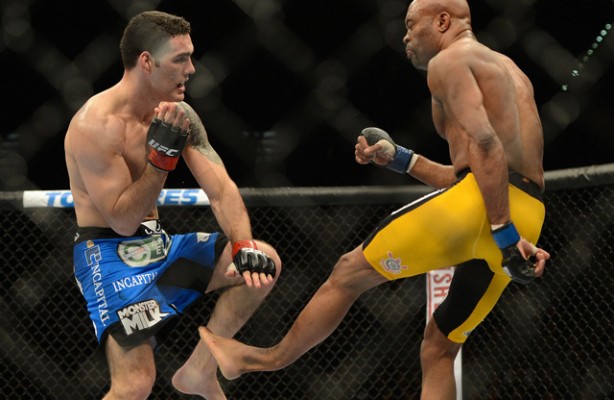 Anderson Silva quebrou a perna na luta do UFC
