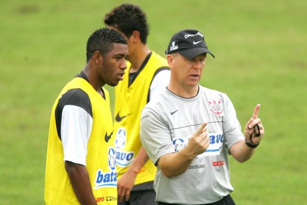 Jucilei e Mano Menezes eram do Corinthians em 2009