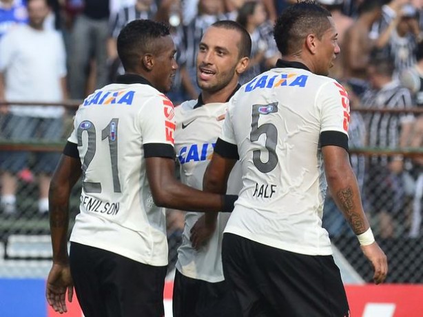 Guilherme fez o segundo gol do Corinthians