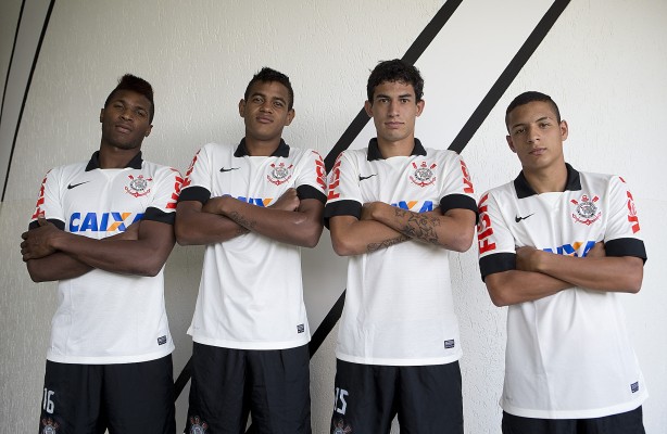 Jogadores da base do Corinthians foram pro time principal