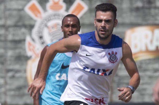 Bruno Henrique quer ajudar a equipe e sonha com o primeiro gol no Timão